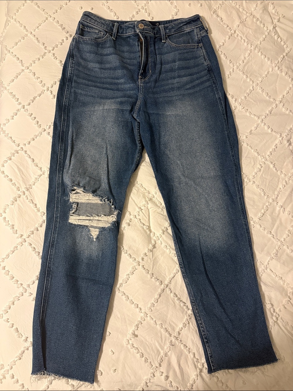 Hollister Ultra High-Rise Mom Jeans